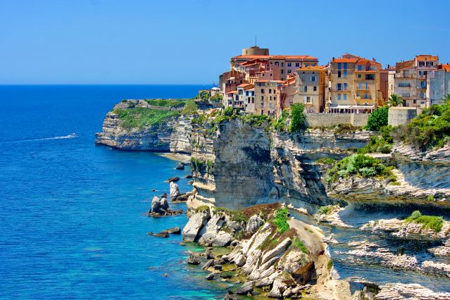Déplacement professionnel en Corse, choisir son hôtel VRP